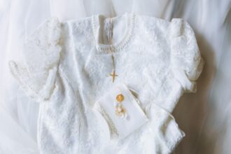 La médaille de baptême avec un ange : guide pour bien choisir